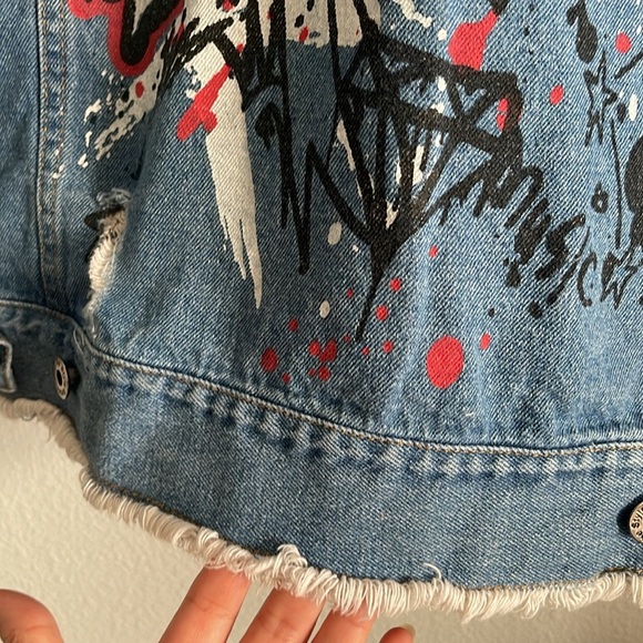 The Style Between Us Womens Denim/Jean Jacket Back Art Design Distressed Size M - Picture 9 of 11
